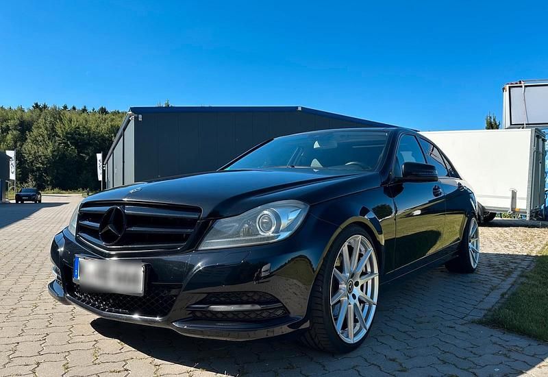Schwarz Gebraucht 2012 Mercedes C350 Limousine | 13.500 € (Guter Preis) - Bild 1/4