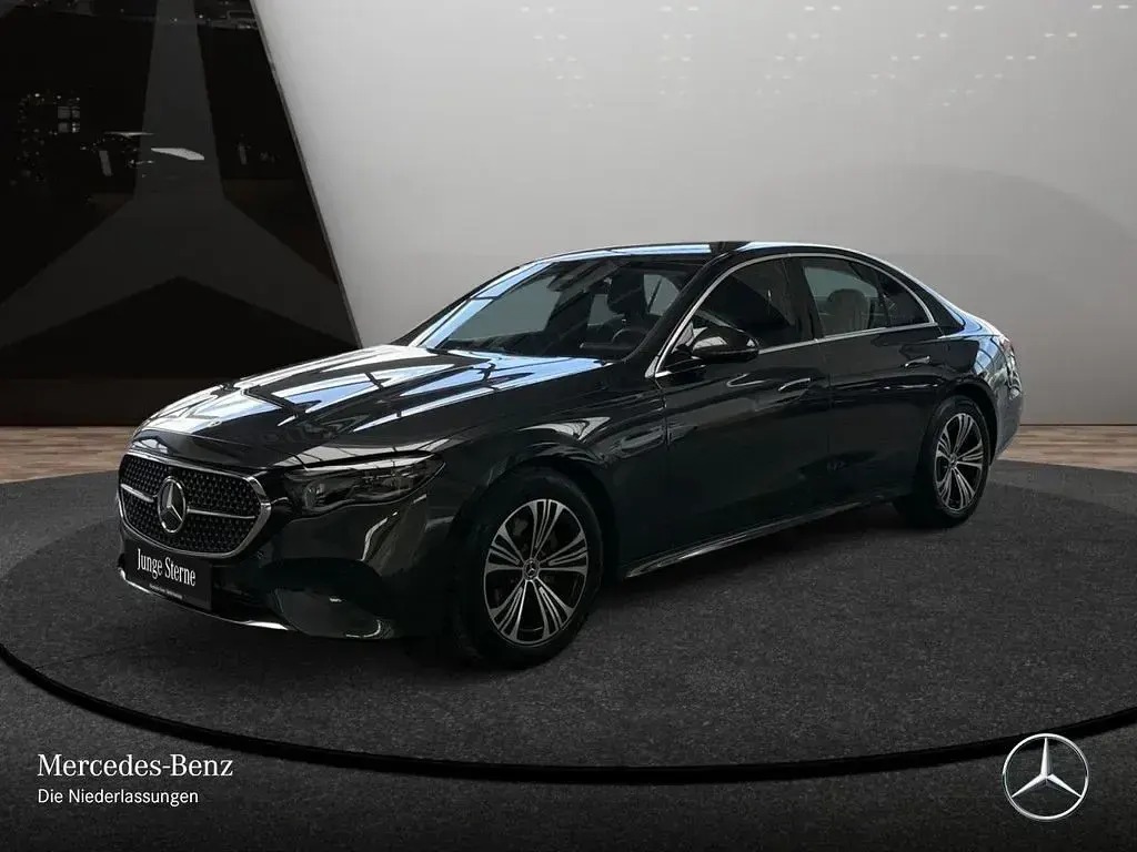 Gebraucht Mercedes E220 Advanced Plus 197 PS (144 kW) 2025 Grau Limousine