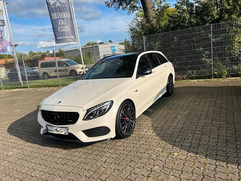 Weiß Gebraucht 2016 Mercedes C43 AMG AMG Kombi | 30.999 € (Fairer Preis) - Bild 1/4