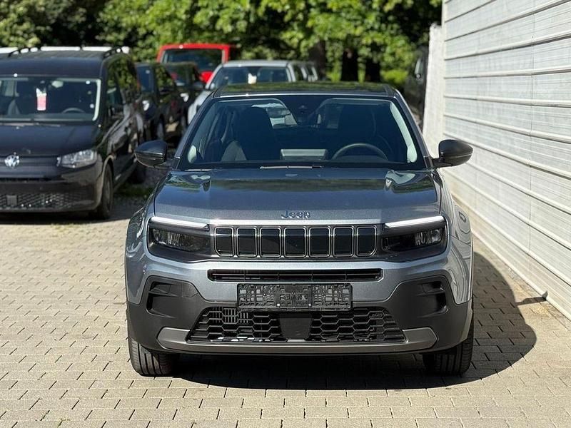 Neu Jeep Avenger Longitude 110 PS (80 kW) 2025 Grau SUV