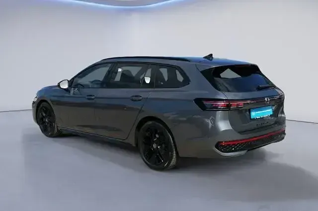Gebraucht VW Passat R-line 193 PS (141 kW) 2025 Diabasgrau metallic Kombi