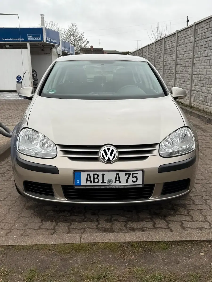 Gebraucht VW Golf IV 75 PS (55 kW) 2004 Gelb Limousine