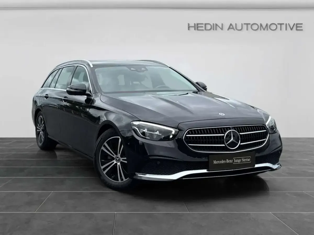 Gebraucht Mercedes E220 Avantgarde 200 PS (147 kW) 2023 Schwarz Limousine