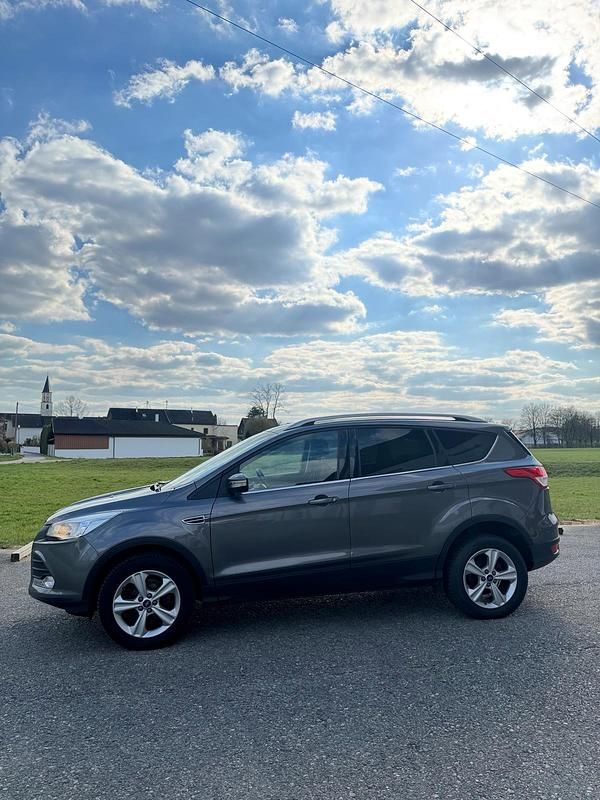 Gebraucht Ford Kuga 163 PS (119 kW) 2014 SUV