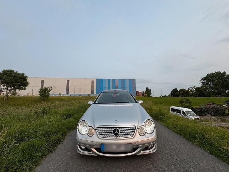 Gebraucht Mercedes C350 272 PS (200 kW) 2005 Silber Coupé