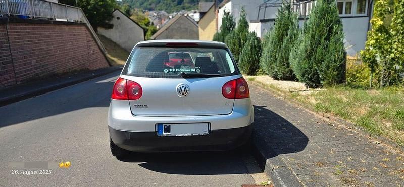 Gebraucht VW Golf V 105 PS (77 kW) 2004 Grau Limousine