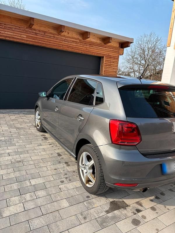 Gebraucht VW Polo 90 PS (66 kW) 2014 Grau Kleinwagen