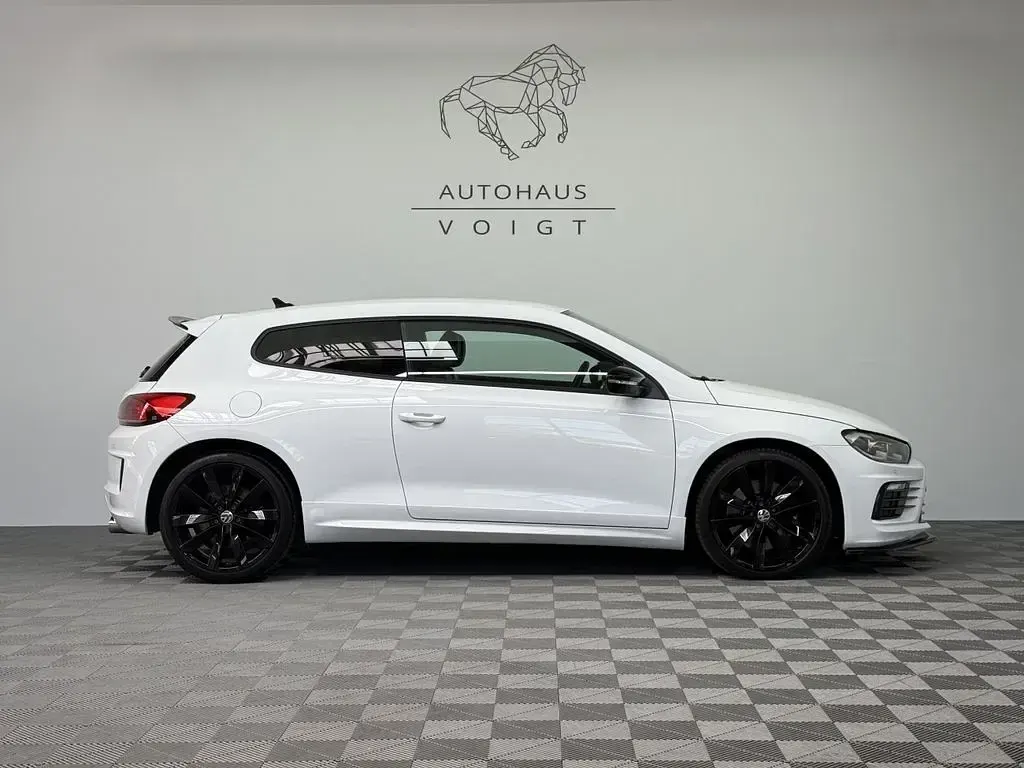 Gebraucht VW Scirocco R 280 PS (205 kW) 2017 Pure white Coupé