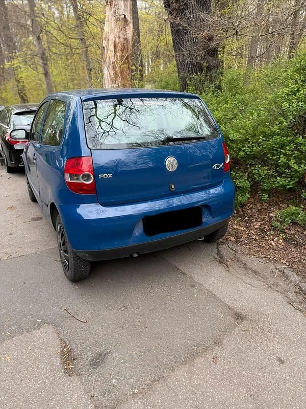 Second-hand VW Fox 55 CP (40 kW) 2006 Albastru Hatchback