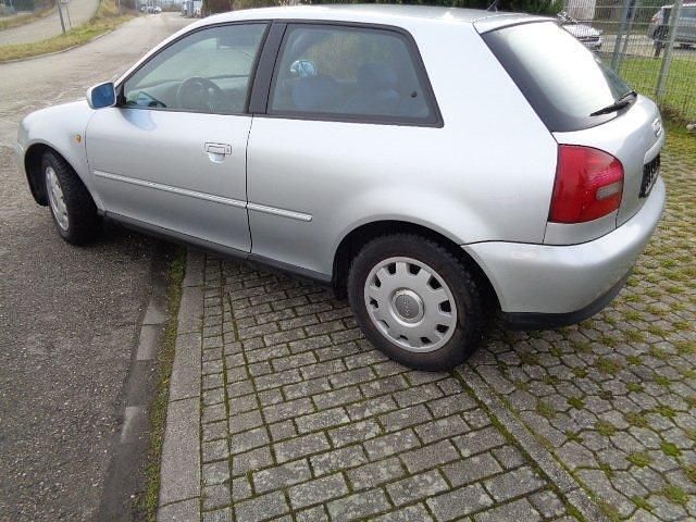 Gebraucht Audi A3 125 PS (91 kW) 1997 Silber Kleinwagen