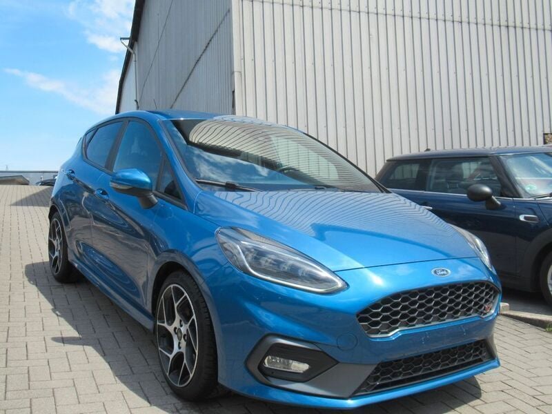 Blau Gebraucht 2018 Ford Fiesta ST Kleinwagen | 15.490 € (Fairer Preis) - Bild 1/4