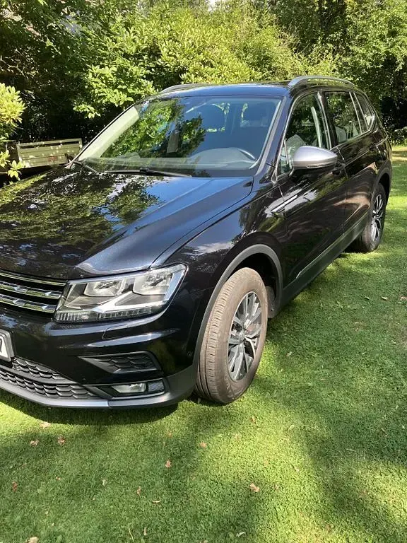 Gebraucht VW Tiguan Allspace Comfortline 150 PS (110 kW) 2020 Schwarz SUV