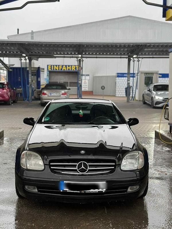 Schwarz Gebraucht 2001 Mercedes SLK230 Cabrio | 2.800 € (Etwas zu teuer) - Bild 1/4