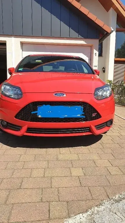 Gebraucht Ford Focus ST 250 PS (183 kW) 2014 Rot Limousine