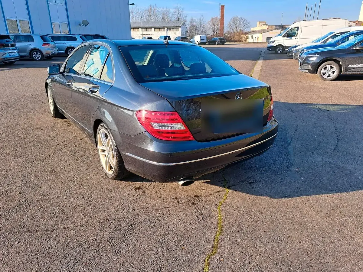 Gebraucht Mercedes C250 204 PS (150 kW) 2012 Grau Limousine