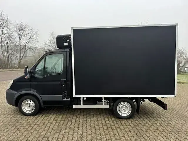 Second-hand Iveco Daily 126 CP (92 kW) 2010 Alb Van
