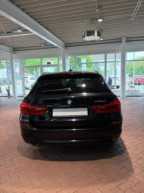Gebraucht BMW 520 Performance 190 PS (139 kW) 2020 Schwarz Kombi