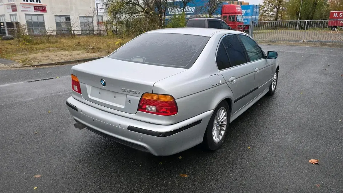 Gebraucht BMW 525 192 PS (141 kW) 2001 Silber Limousine