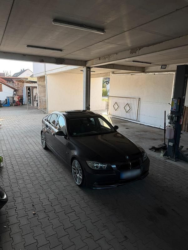 Gebraucht BMW 325 217 PS (159 kW) 2006 Limousine