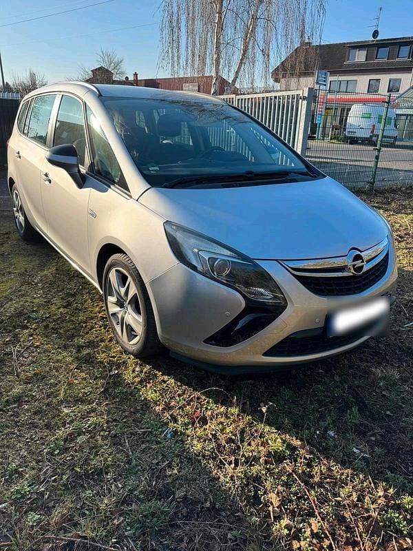 Gebraucht Opel Zafira 140 PS (102 kW) 2013 Silber Van / Kleinbus