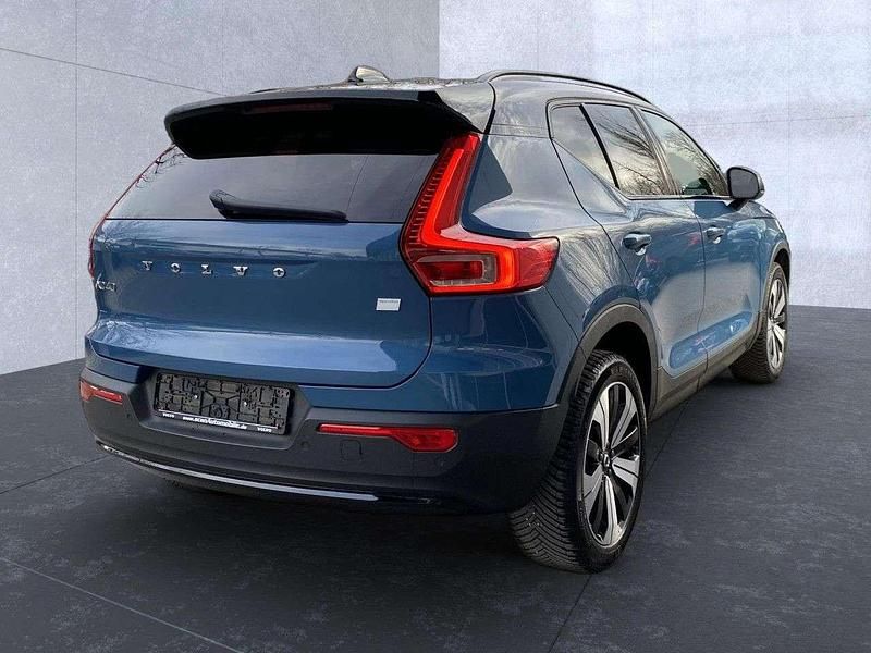 Gebraucht Volvo XC40 Core 175 kW (238 PS) 2023 Fjord blue / SUV