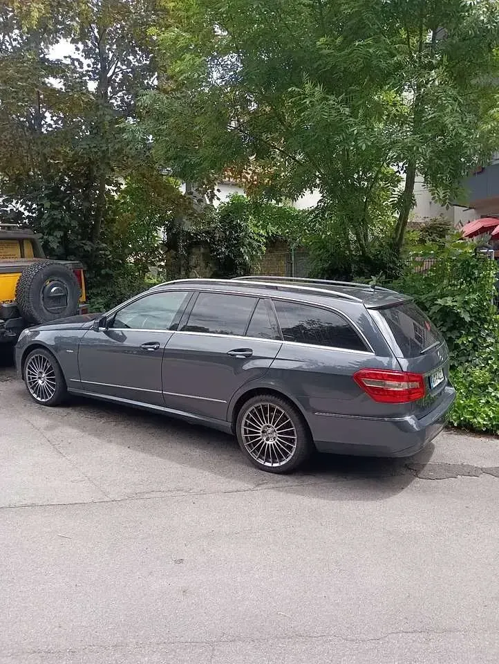 Gebraucht Mercedes E250 Elegance 204 PS (150 kW) 2010 Kombi