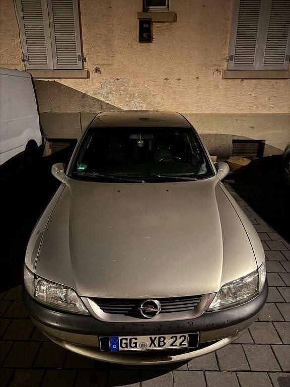 Gebraucht Opel Vectra 101 PS (74 kW) 1998 Limousine