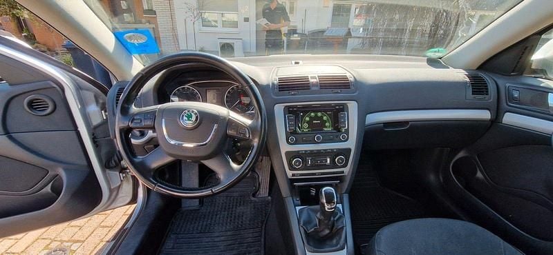 Gebraucht Skoda Octavia 105 PS (77 kW) 2013 Silber Kombi