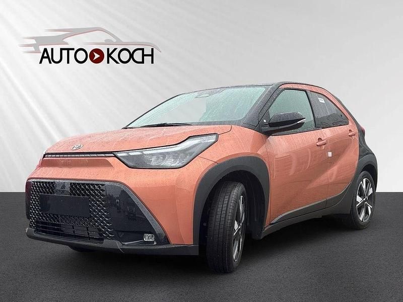 Neu Toyota Aygo X 116 PS (85 kW) 2026 Braun SUV