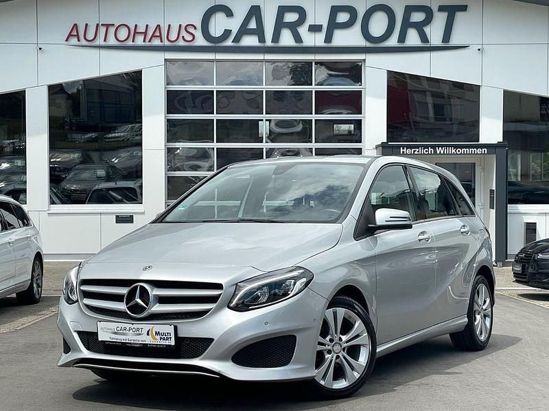 Silber Gebraucht 2018 Mercedes B180 Van / Kleinbus | 10.490 € (Guter Preis) - Bild 1/4
