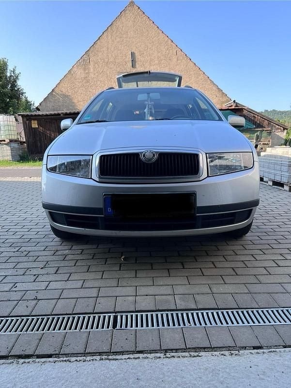Silber Gebraucht 2004 Skoda Fabia Kombi | 500 € (Guter Preis) - Bild 1/4