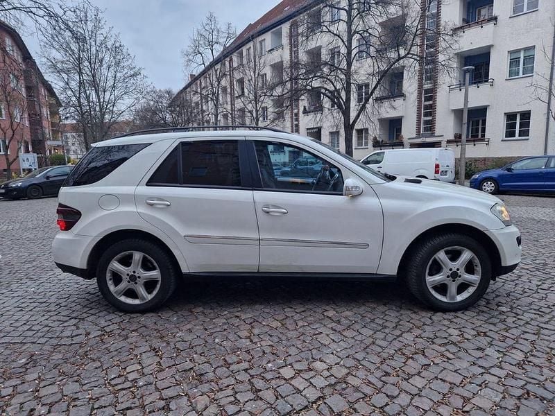 Gebraucht Mercedes ML280 190 PS (139 kW) 2008 Weiß SUV