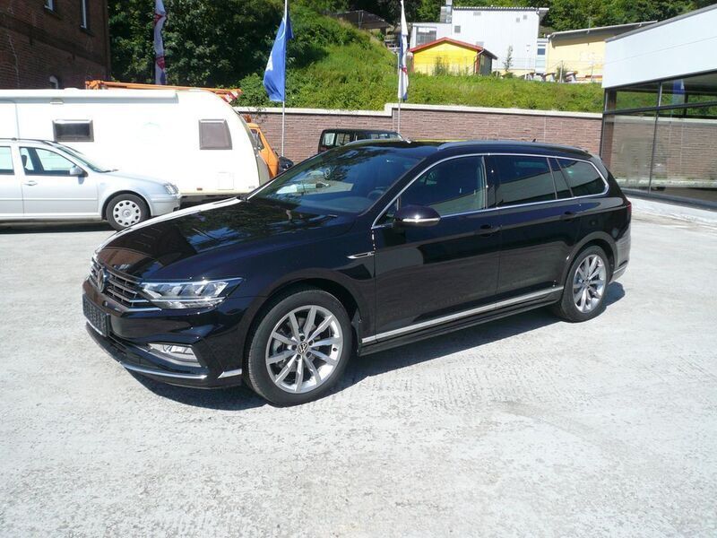 Schwarz Gebraucht 2023 VW Passat Elegance Kombi | 36.900 € (Etwas zu teuer) - Bild 1/4