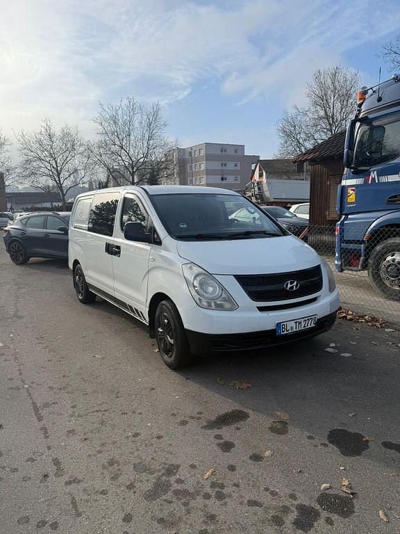 Gebraucht Hyundai H-1 116 PS (85 kW) 2011 Weiß Van / Kleinbus