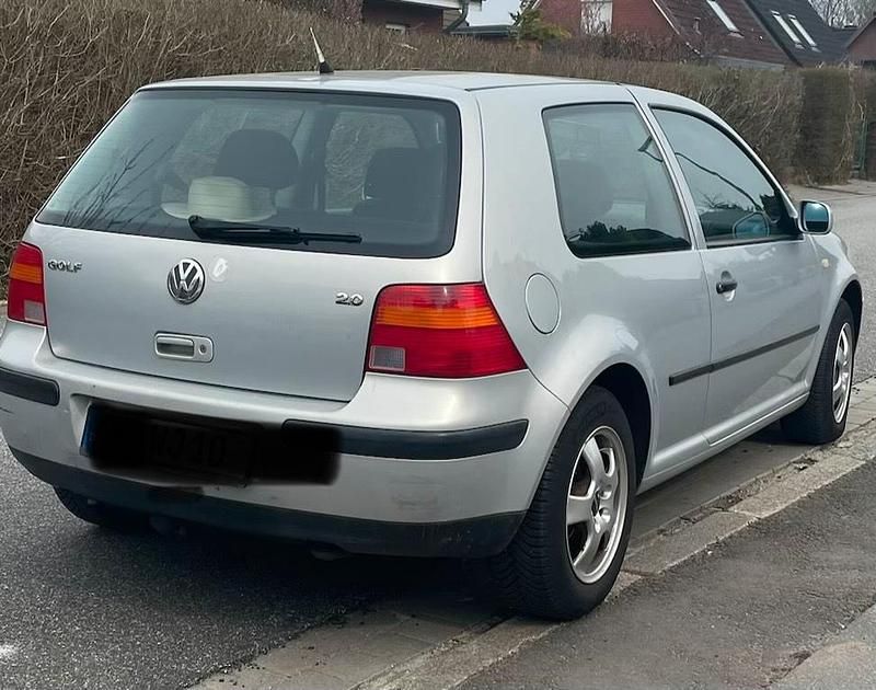 Gebraucht VW Golf III 85 PS (62 kW) 1999 Silber Kleinwagen