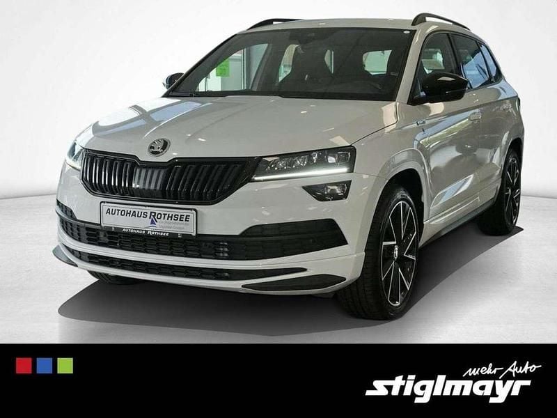 Moonweiss metallic Gebraucht 2020 Skoda Karoq SportLine SUV | 25.940 € (Guter Preis) - Bild 1/4