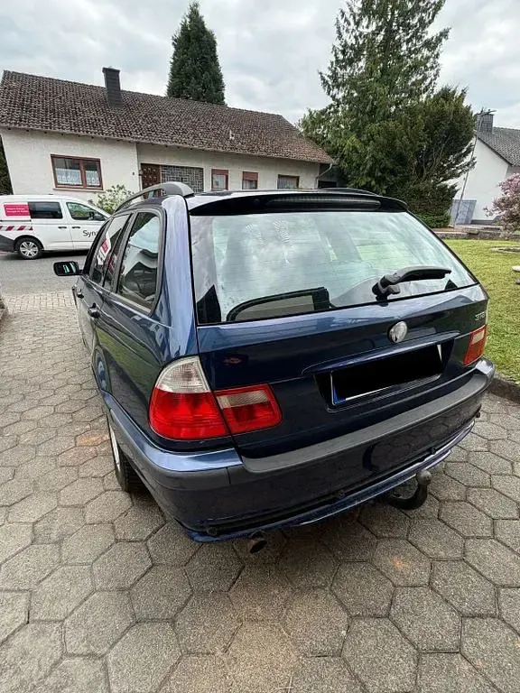 Gebraucht BMW 318 143 PS (105 kW) 2004 Blau Kombi