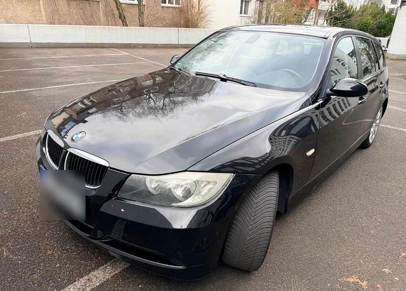 Gebraucht BMW 320 150 PS (110 kW) 2007 Schwarz Kombi