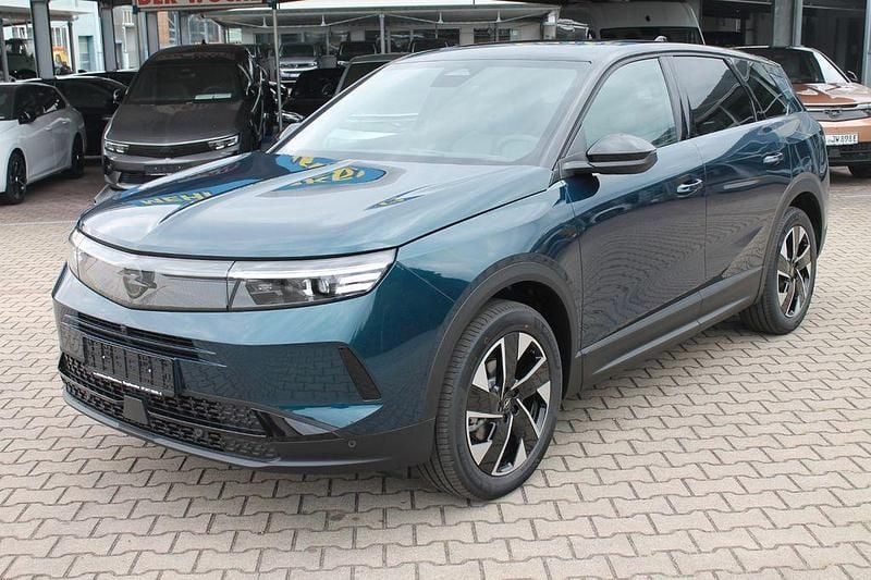 Blau Neu 2025 Opel Grandland X SUV | 35.890 € (Etwas zu teuer) - Bild 1/4