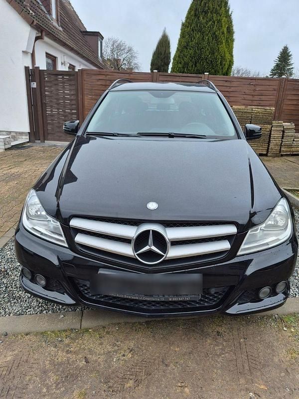 Gebraucht Mercedes C200 136 PS (100 kW) 2011 Schwarz Kombi