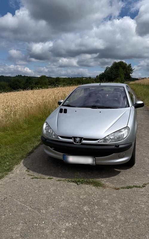 Silber Gebraucht 2001 Peugeot 206 CC Cabrio | 550 € (Superpreis) - Bild 1/4