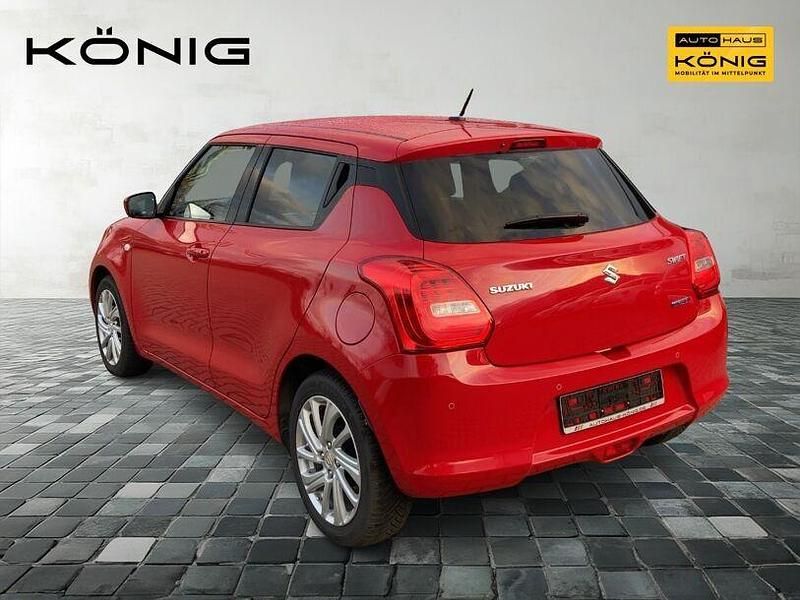 Gebraucht Suzuki Swift 83 PS (61 kW) 2023 Rot Limousine