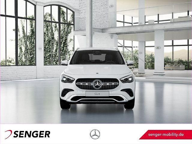 Weiß Gebraucht 2025 Mercedes GLA200 Progressive SUV | 38.850 € (Guter Preis) - Bild 1/4