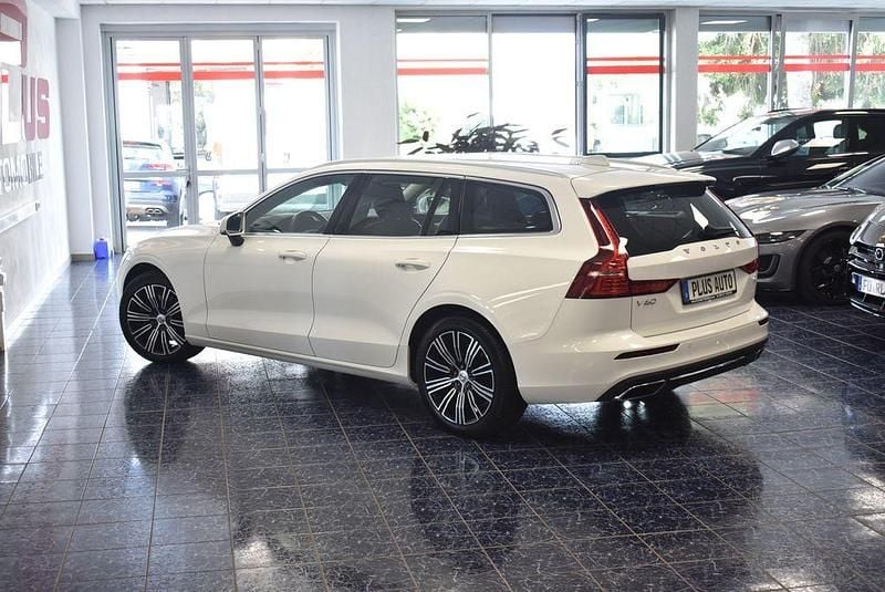 Ice white Gebraucht 2022 Volvo V60 Inscription Kombi | 25.470 € (Guter Preis) - Bild 1/4