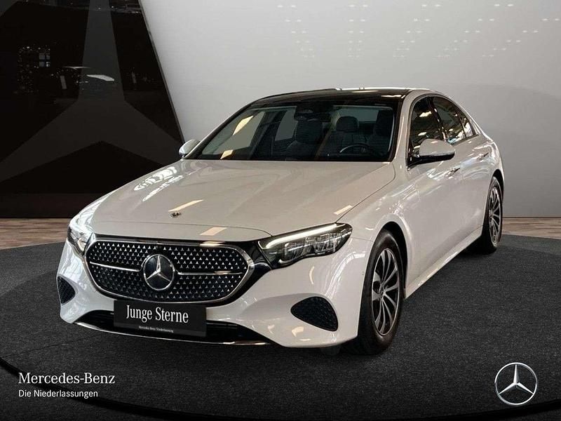 Gebraucht Mercedes E220 Avantgarde 197 PS (144 kW) 2024 Weiß Limousine