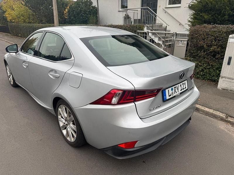 Gebraucht Lexus IS300h 234 PS (172 kW) 2015 Silber Limousine