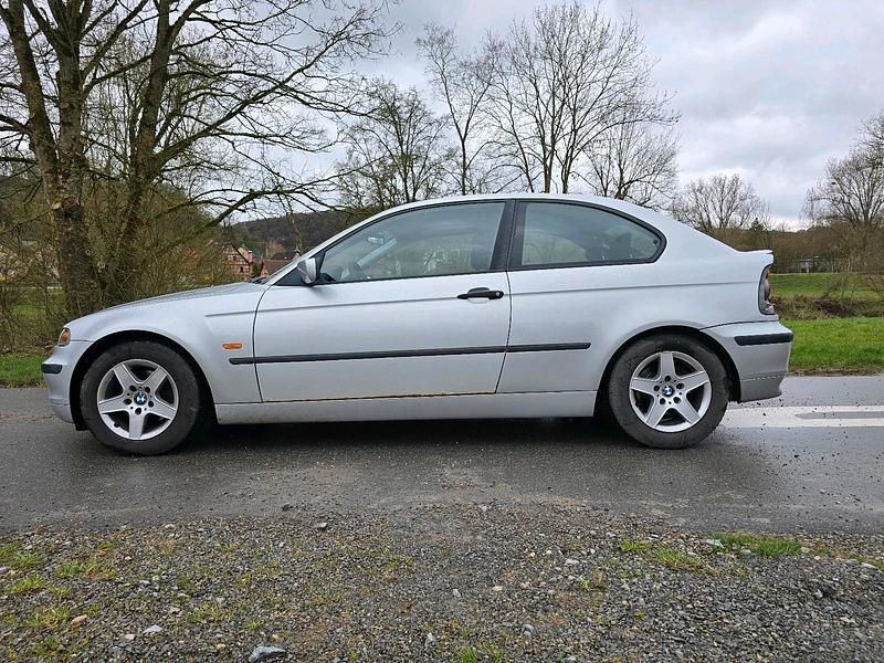 Gebraucht BMW 316 116 PS (85 kW) 2002 Silber Coupé