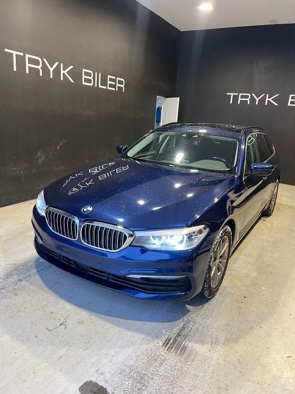 Blau Gebraucht 2018 BMW 520 Sport Line Kombi | 13.700 € (Guter Preis) - Bild 1/4