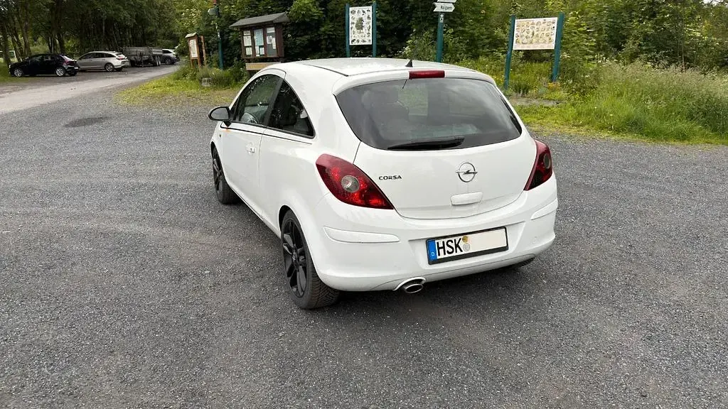 Gebraucht Opel Corsa Edition 87 PS (63 kW) 2010 Weiß Kleinwagen