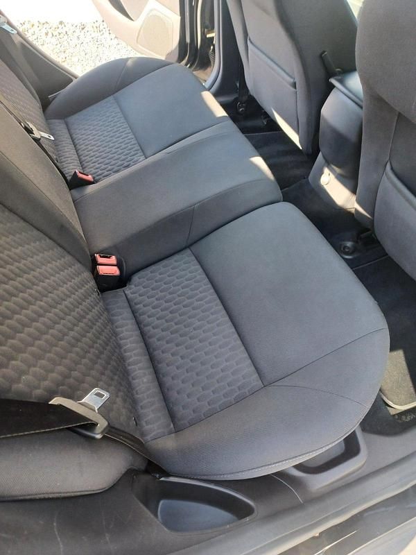 Second-hand Ford Focus 125 CP (91 kW) 2014 Negru Berlinǎ